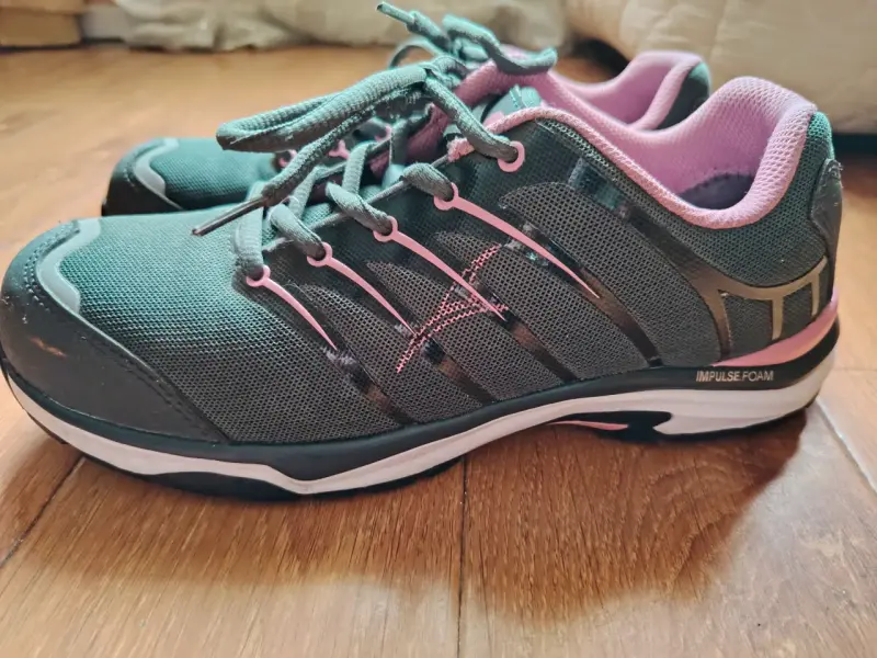 Zapatillas de seguridad gris y rosado para mujer - 4