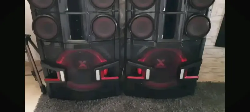 Sistema de sonido LG XBOOM con luces LED - 2