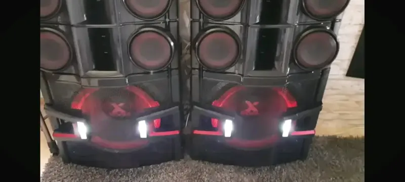 Sistema de sonido LG XBOOM con luces LED - 3