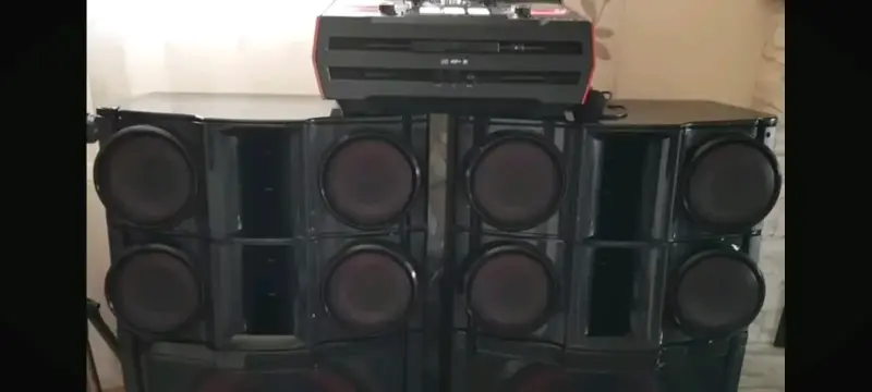 Sistema de sonido LG XBOOM con luces LED - 4