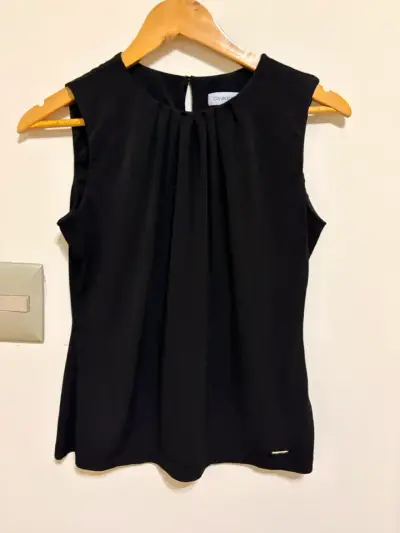 Blusa sin mangas negra Calvin Klein - miniatura 2
