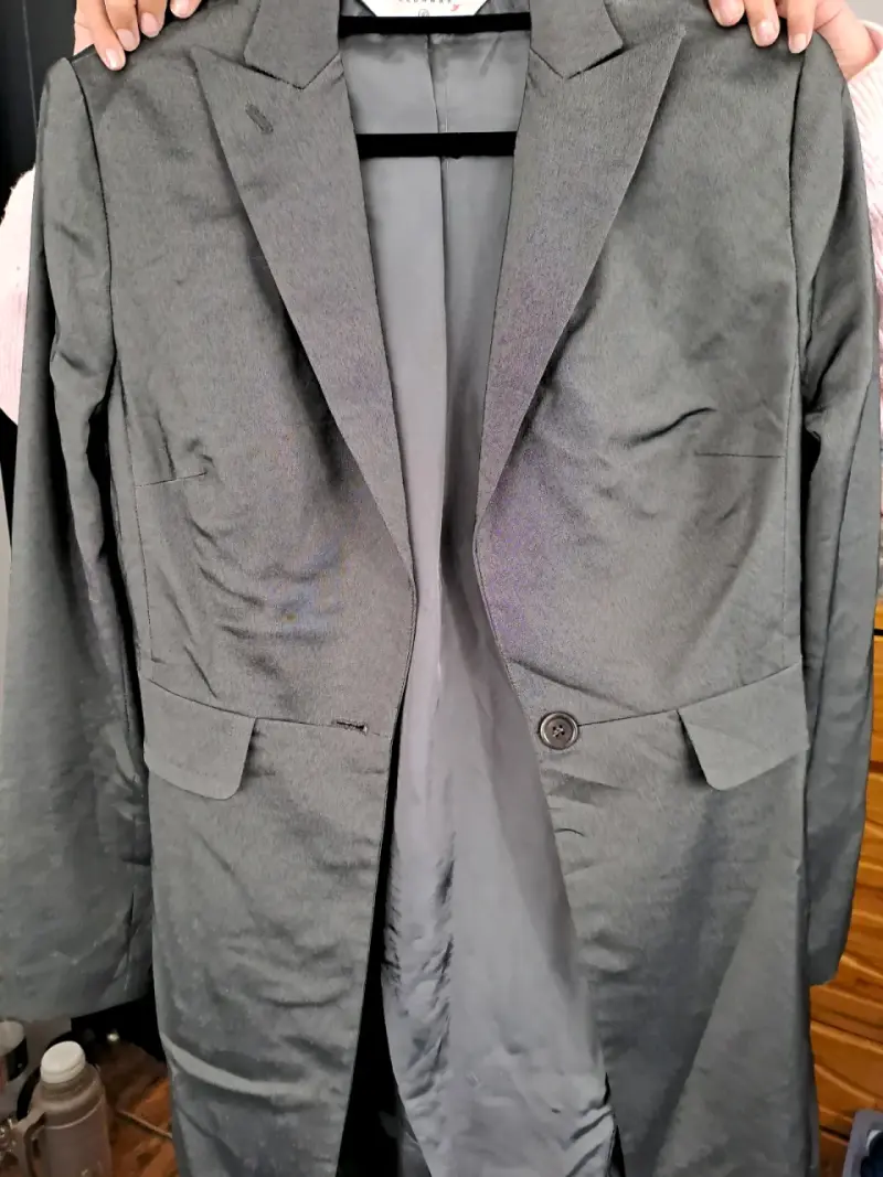 CHAQUETA larga gris platinada para en buen estado