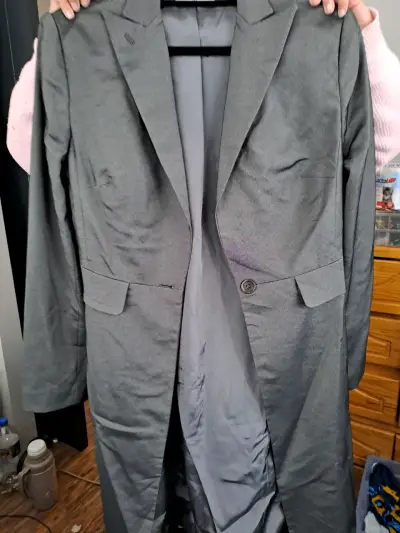 CHAQUETA larga gris platinada para  en buen estado - miniatura 2