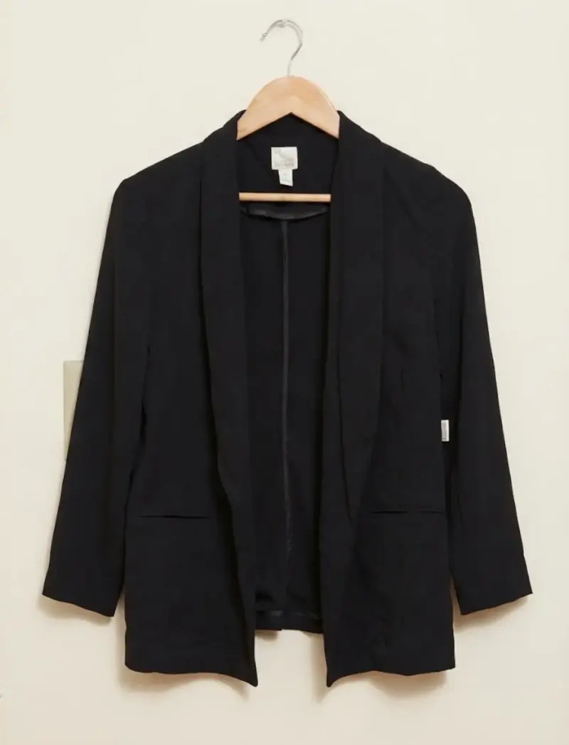 Blazer negro para mujer elegante - 1