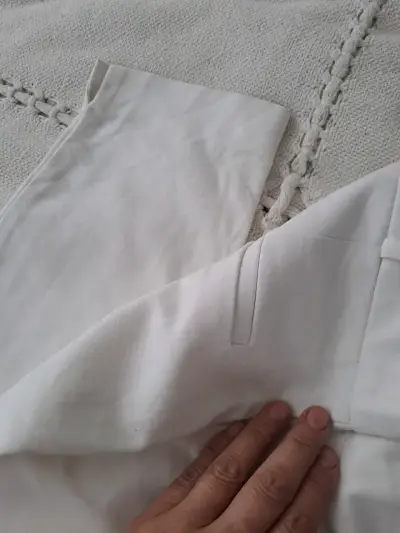Pantalones cortos blancos para mujer - miniatura 1