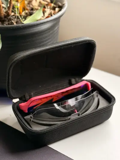 Gafas deportivas 100% con estuche y lentes intercambiables - miniatura 4