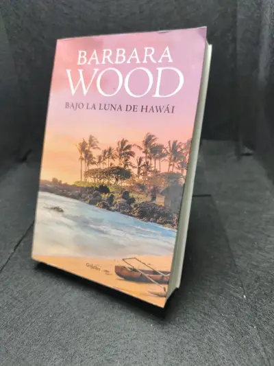 Libro 'Bajo la Luna de Hawái' de Barbara Wood - miniatura 3
