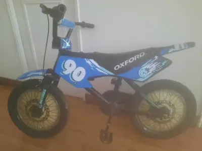 Bicicleta infantil Oxford azul con diseño deportivo - miniatura 1