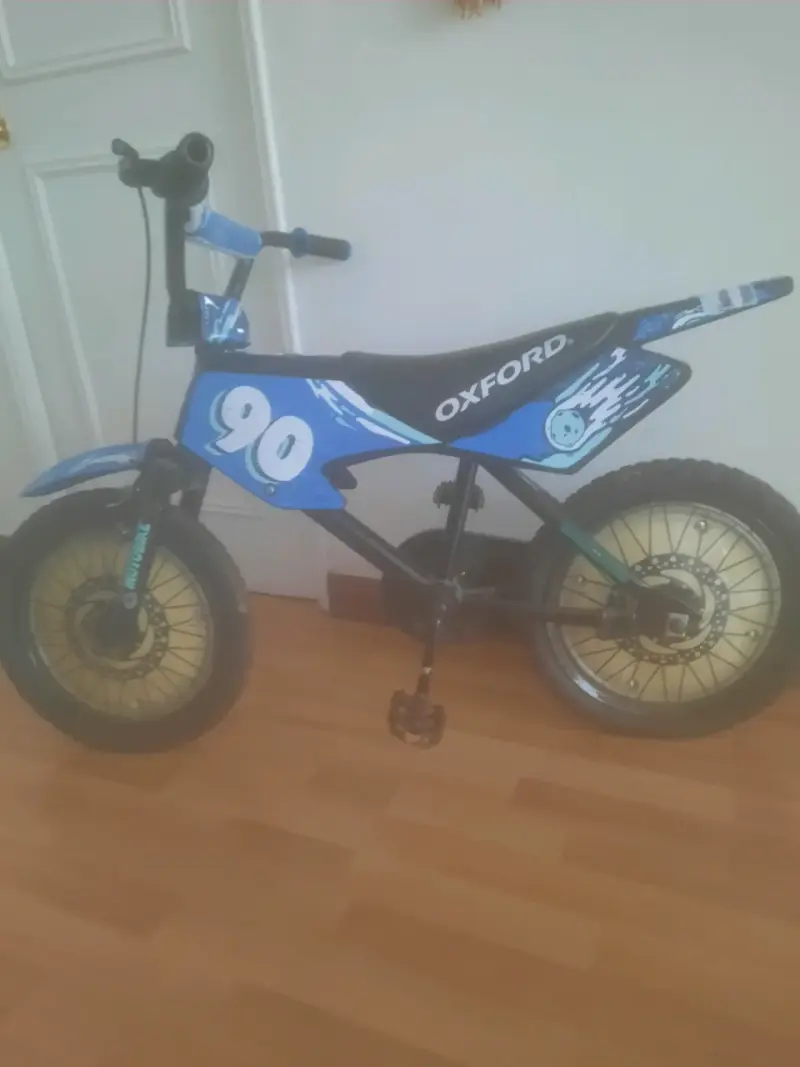Bicicleta infantil Oxford azul con diseño deportivo - 3