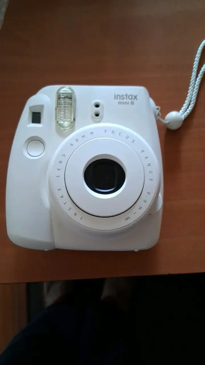 Cámara instantánea Fujifilm Instax Mini 8 blanca