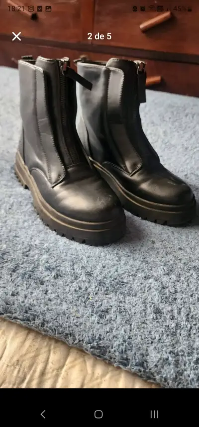 Botas negras de cuero con cierre frontal - miniatura 2