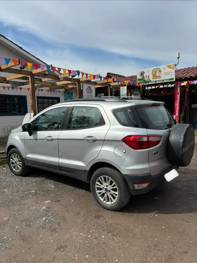 Ford EcoSport SUV 2017 en buen estado - 2