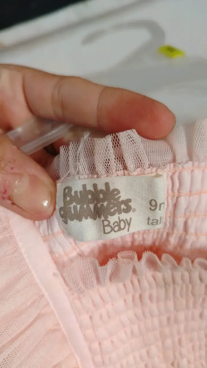 Vestido de bebé rosa con volantes - 2