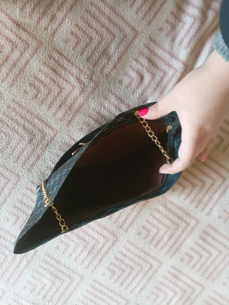 Cartera de mano elegante con diseño geométrico - 2