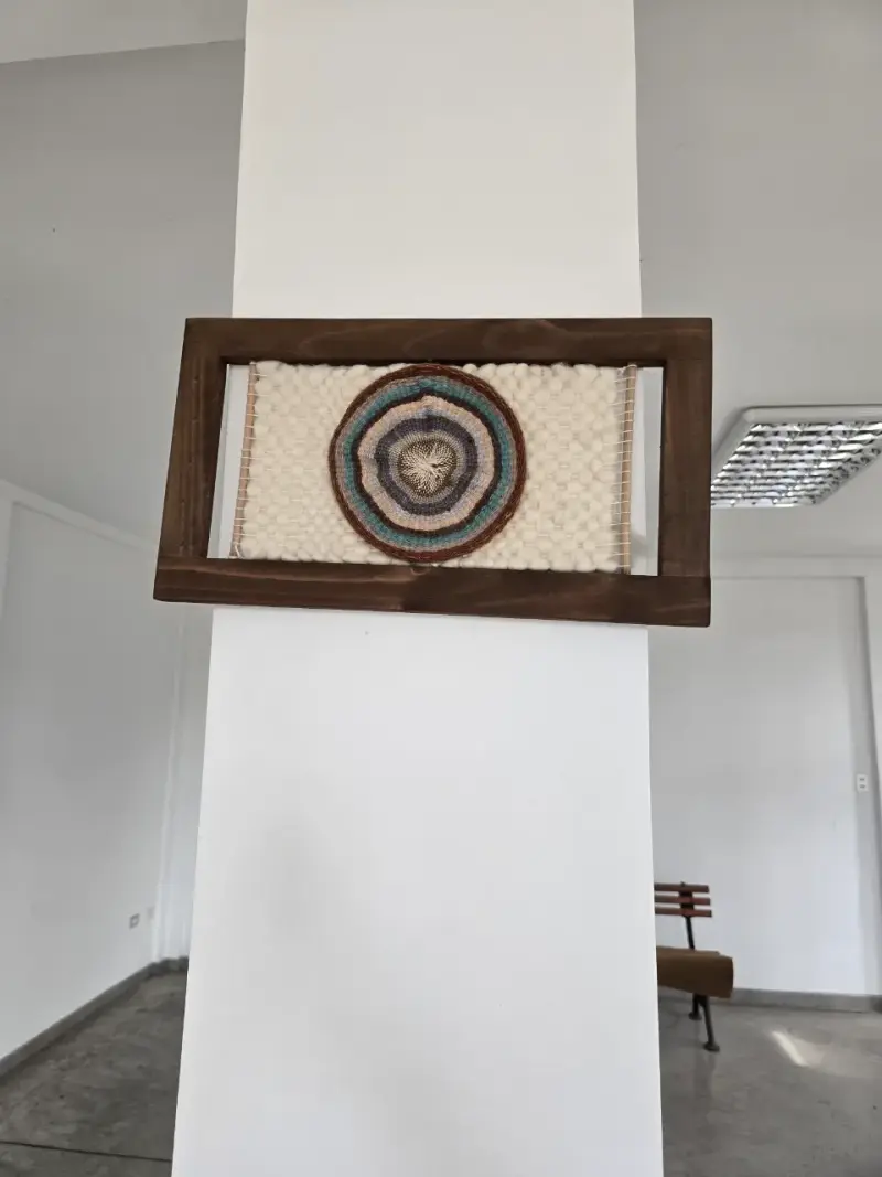 Tapiz decorativo enmarcado artesanal
