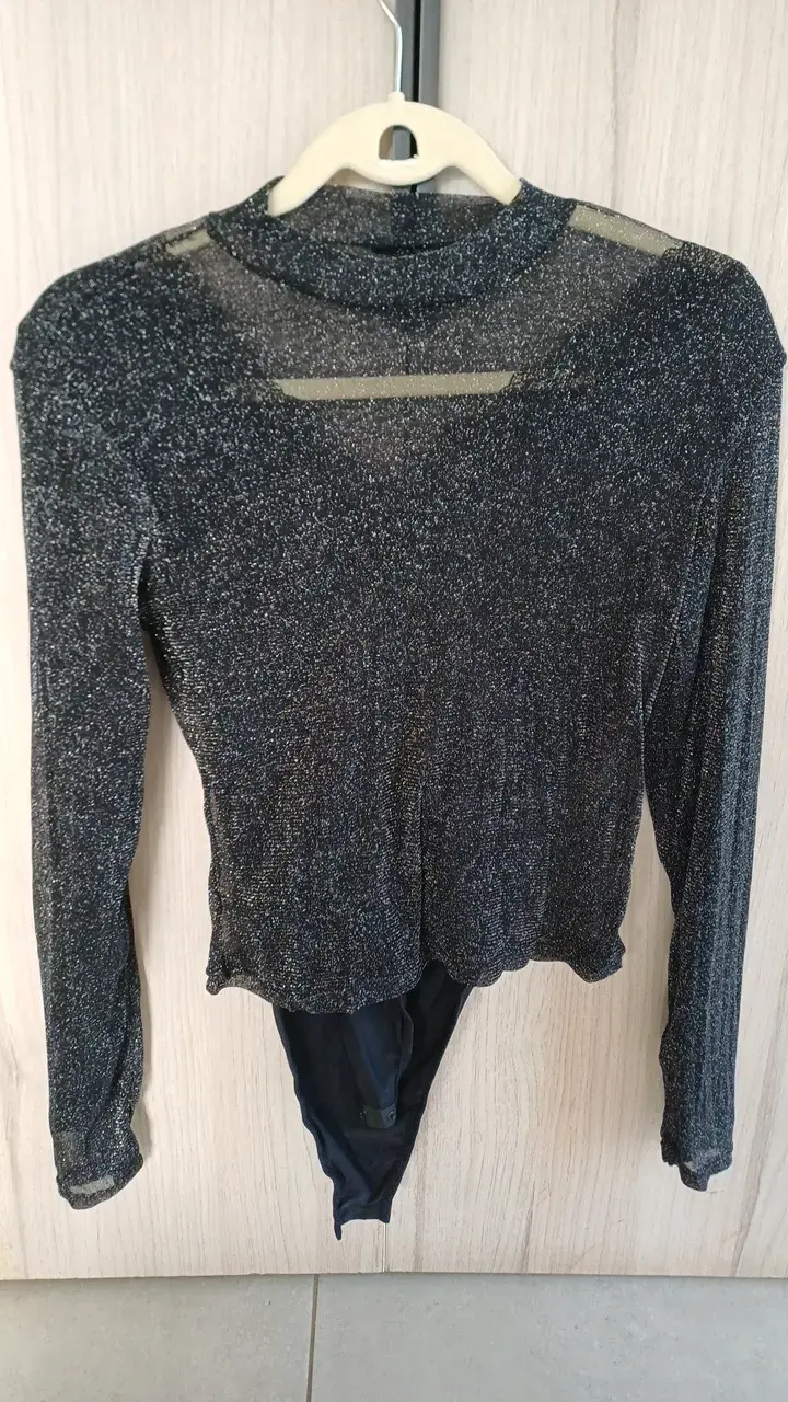 Body de manga larga mas polera con brillo negro