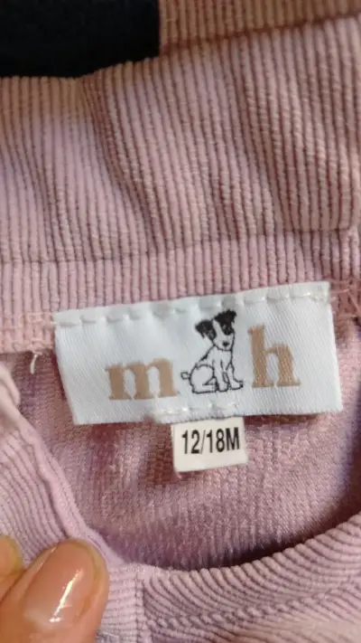 Enterito de bebé color lila con tirantes - miniatura 2