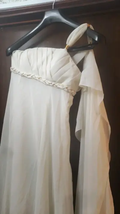 Vestido de novia blanco elegante - miniatura 3