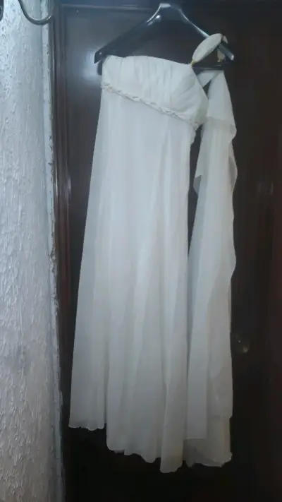 Vestido de novia blanco elegante - miniatura 4