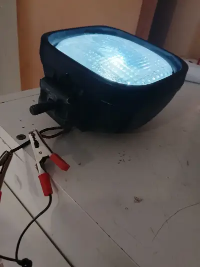 Foco de trabajo LED para vehículos - miniatura 1