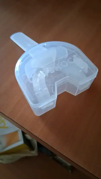 Protector bucal transparente para deportes - miniatura 1