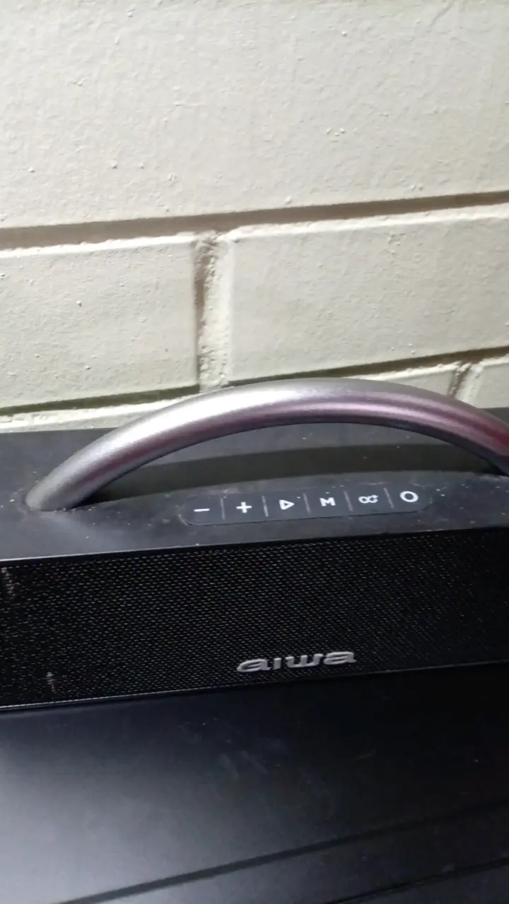 Parlante portátil Aiwa con Bluetooth