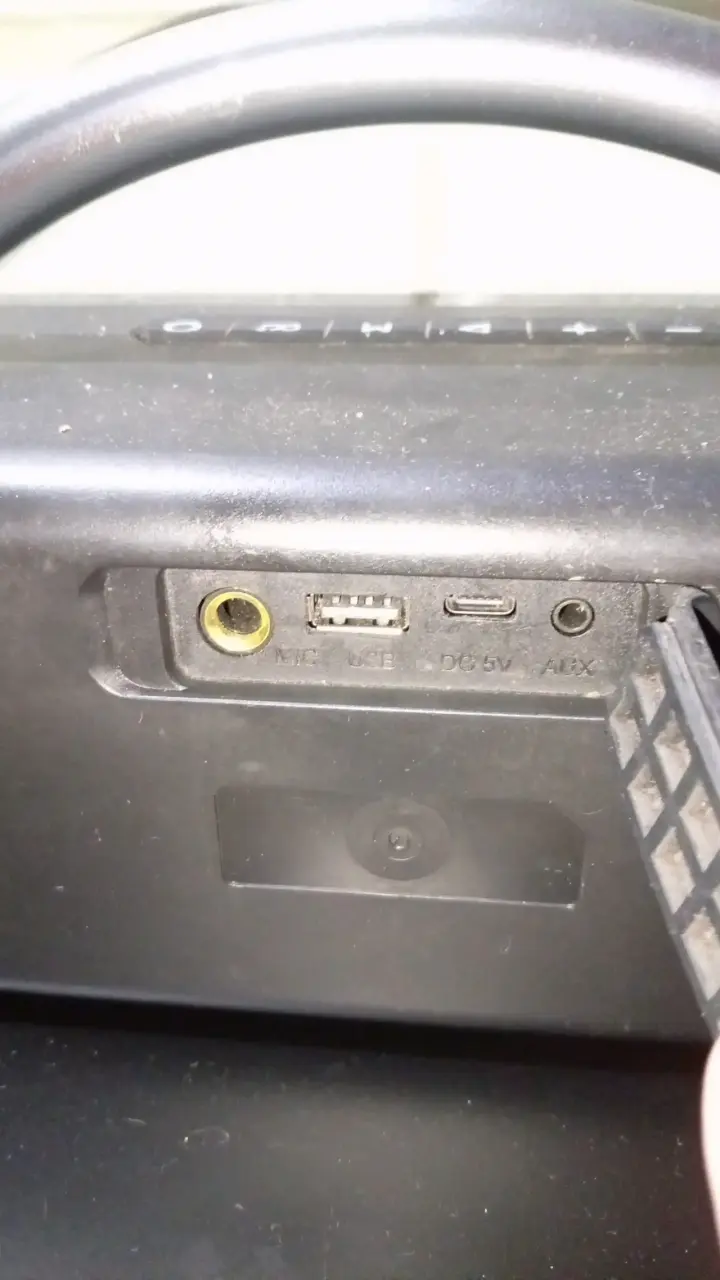 Parlante portátil Aiwa con Bluetooth - 2