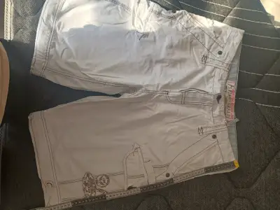 Bermudas blancas con diseño bordado para hombre - miniatura 3