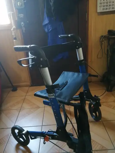 Andador plegable azul con asiento - miniatura 1