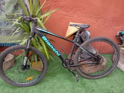 Bicicleta de montaña Bianchi negra  nueva - miniatura 1