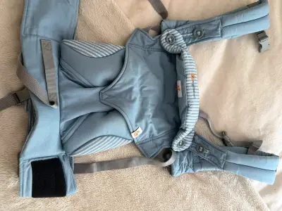 Portabebés Ergobaby azul con soporte lumbar - miniatura 1