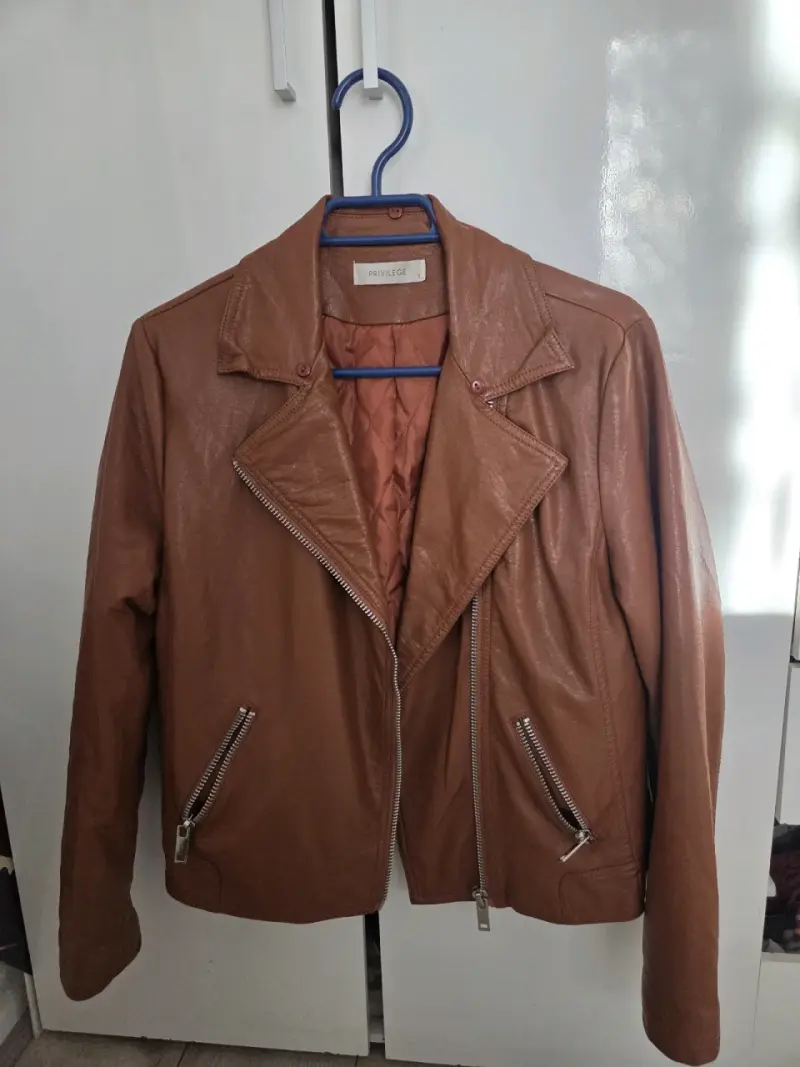 Chaqueta de cuero marrón con cuello de piel Privilege - 3