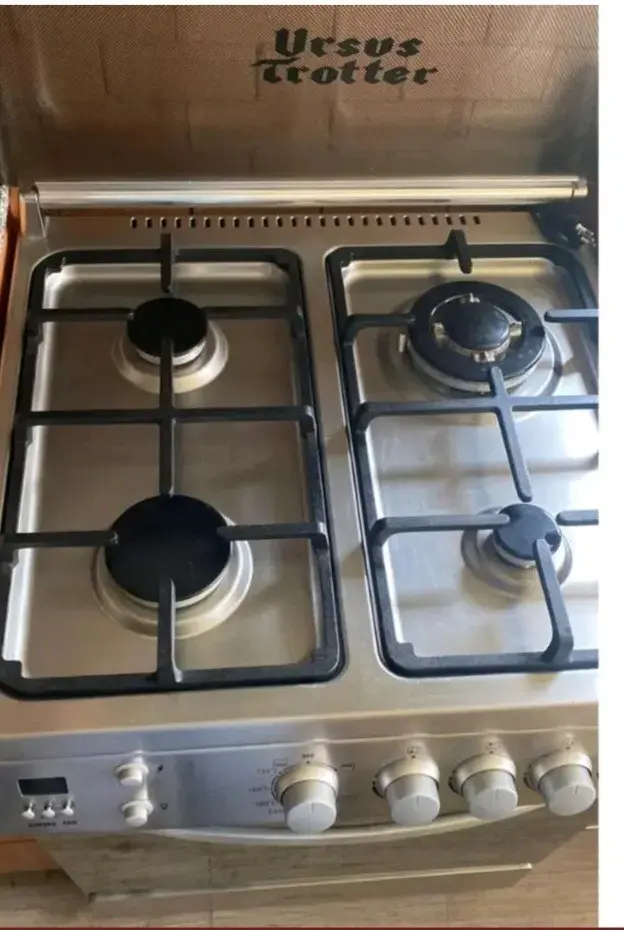 Cocina a gas Ursus Trotter con horno