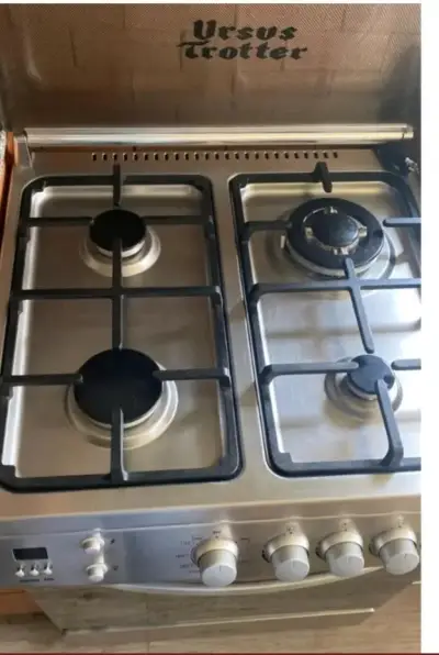 Cocina a gas Ursus Trotter con horno - miniatura 1