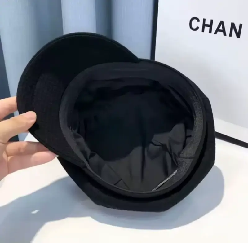 Gorra estilo boina negra con hebilla - 3