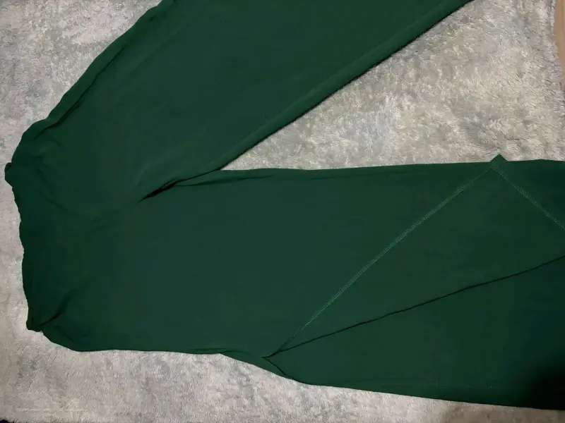 Pantalones verdes de mujer cómodos - 1