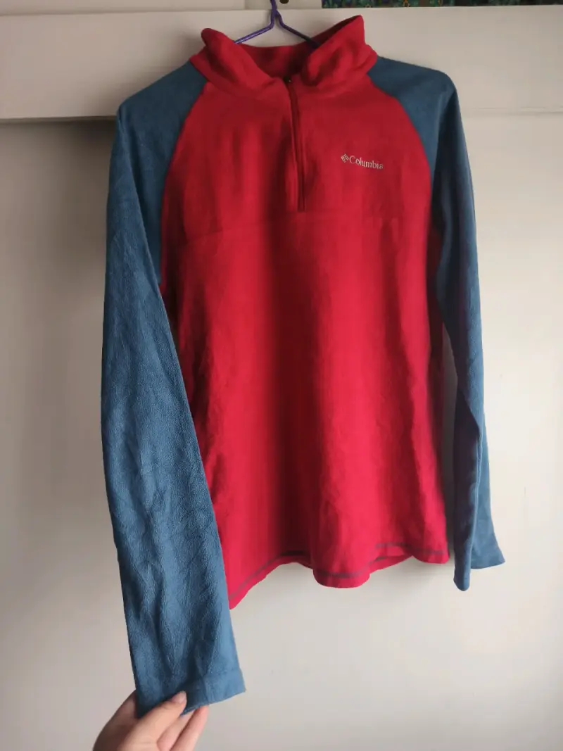 Polerón Columbia rojo y azul para hombre