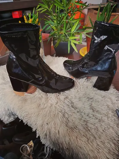 Botines de charol negro con tacón grueso - miniatura 3