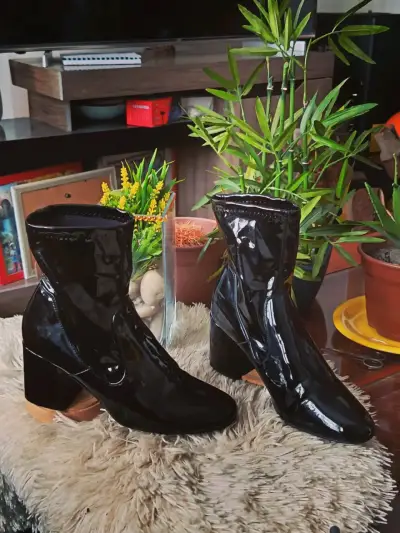 Botines de charol negro con tacón grueso - miniatura 4