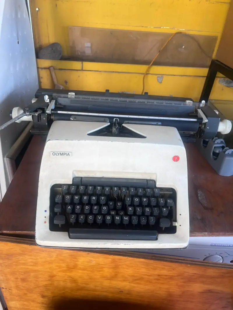 Máquina de Escribir Olympia SG-3