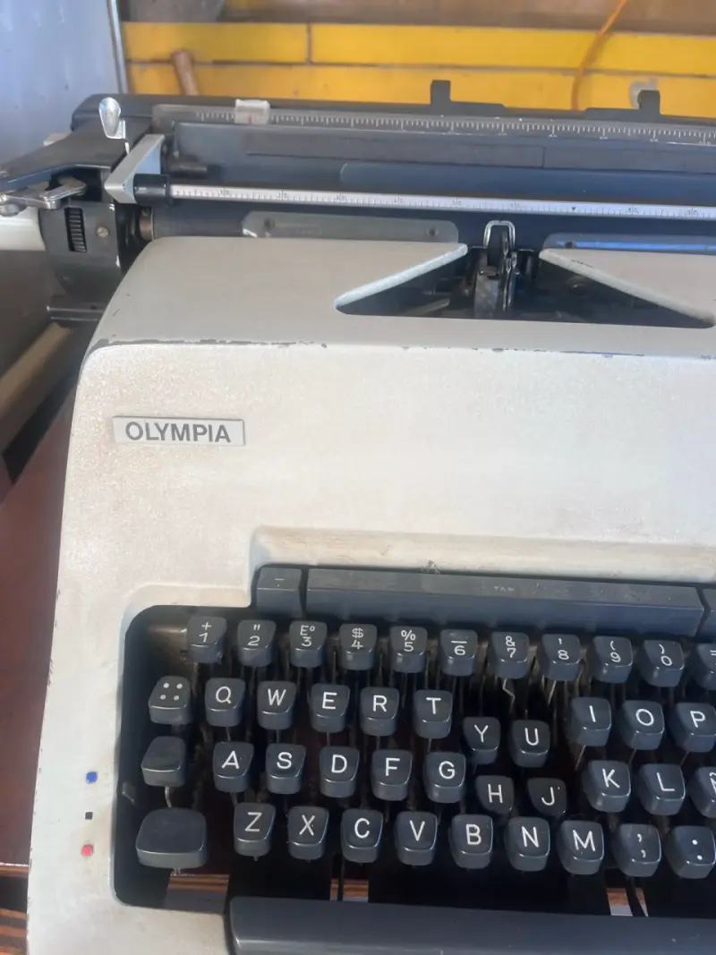Máquina de Escribir Olympia SG-3 - 2