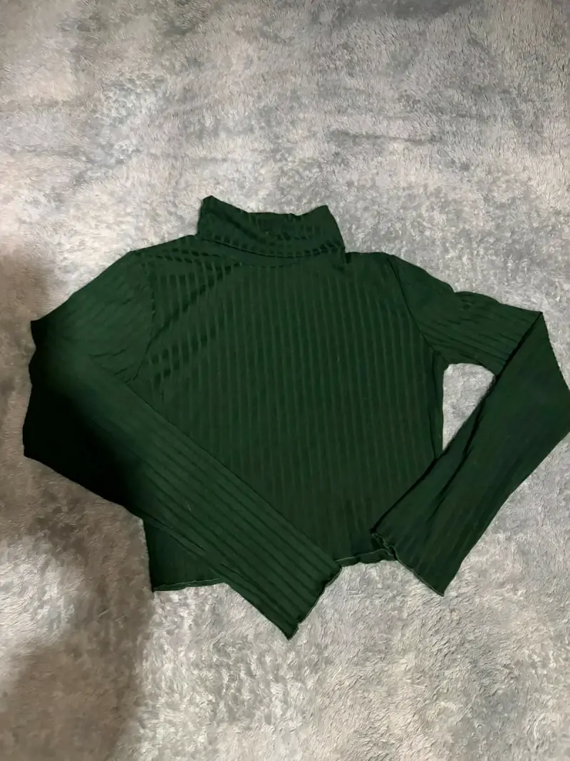 Falda roja de ecocuero con bolsillos - 3
