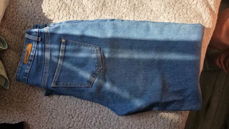 Jeans de mezclilla azul para mujer - 2