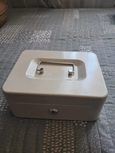 Caja de seguridad metálica con cerradura - miniatura 3