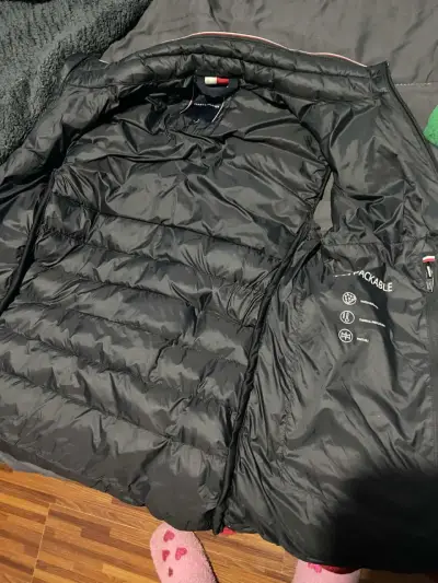 Chaleco Negro Tommy Hilfiger Acolchado - miniatura 3