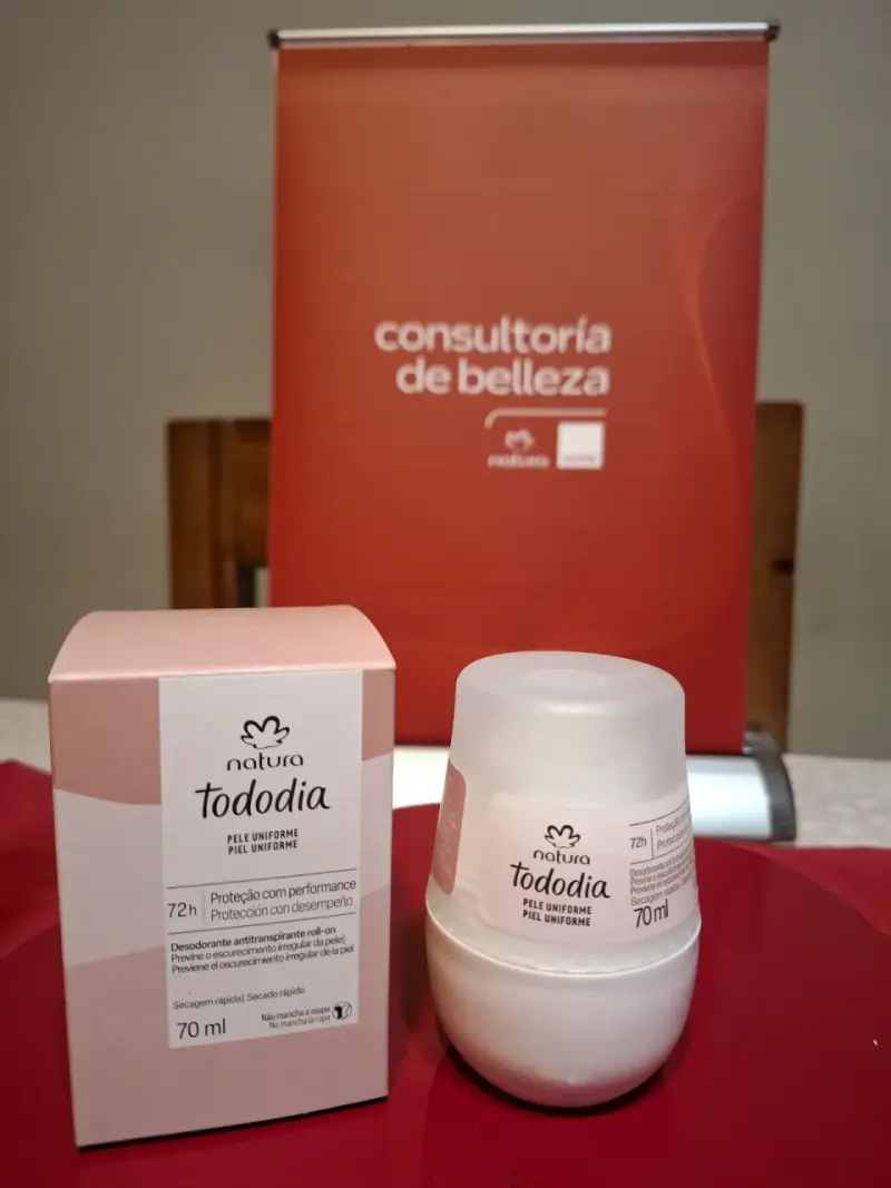 Desodorante Roll-On Natura Tododia Piel Uniforme 70ml