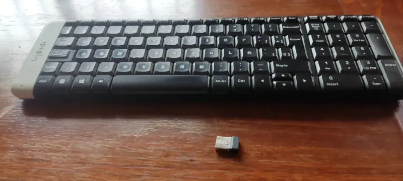 Teclado inalámbrico Logitech con receptor USB