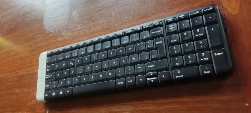 Teclado inalámbrico Logitech con receptor USB - 3