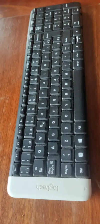 Teclado inalámbrico Logitech con receptor USB - miniatura 4