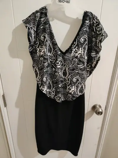 Vestido de lactancia elegante negro con estampado - miniatura 1